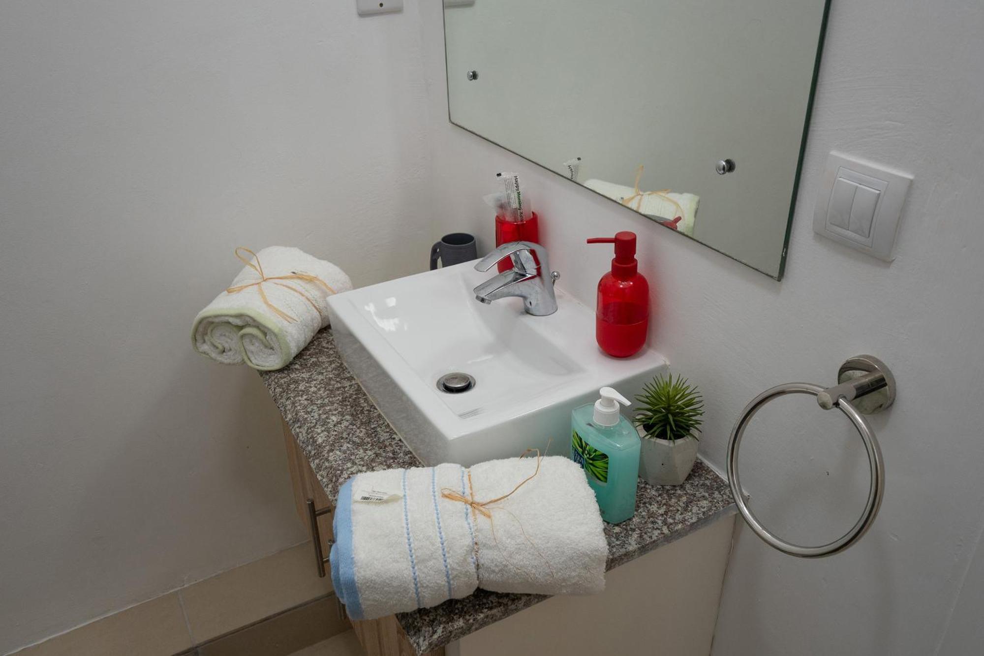 Luxury Beachfront Duplex, Coin De Mire View / 3Bed 马勒勒角 外观 照片
