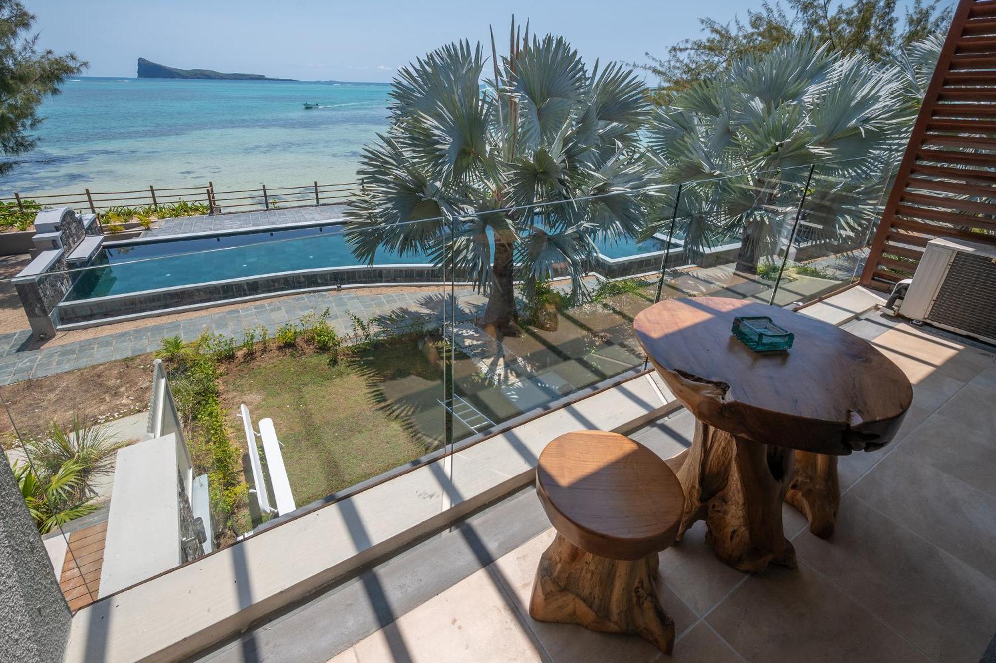 Luxury Beachfront Duplex, Coin De Mire View / 3Bed 马勒勒角 外观 照片