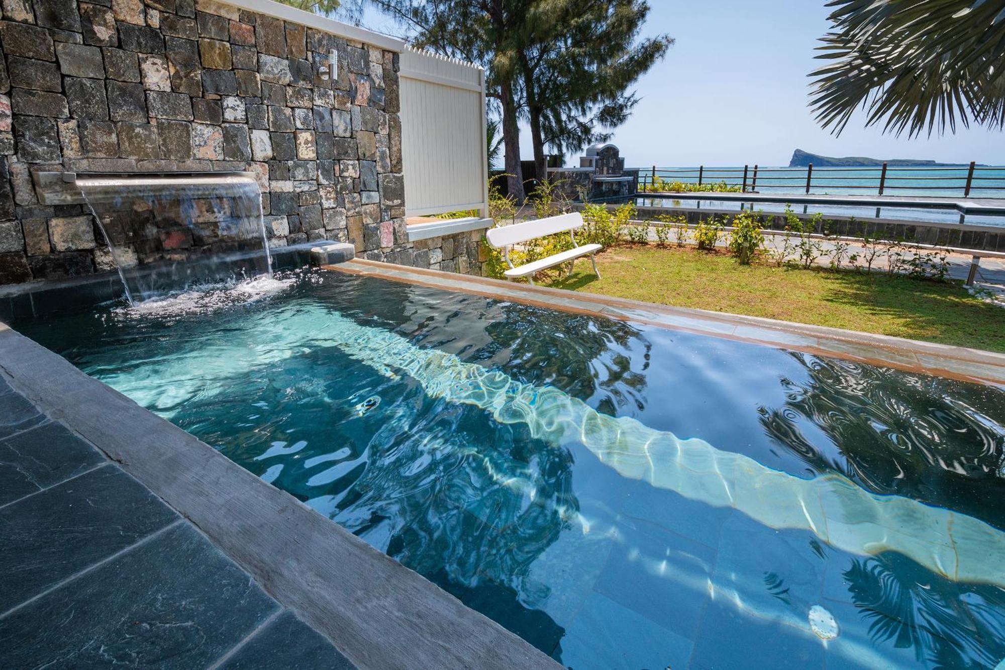 Luxury Beachfront Duplex, Coin De Mire View / 3Bed 马勒勒角 外观 照片